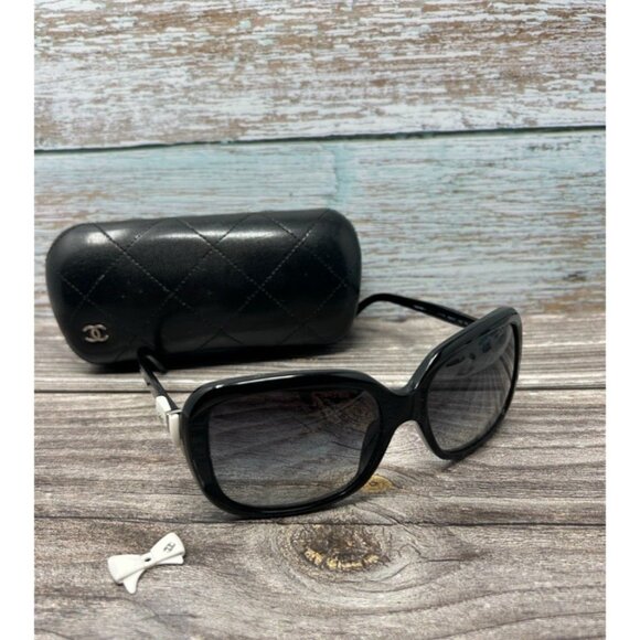 CHANEL COCO Logos CC 5171 Bow White Sunglasses Black With Issues - Picture 1 of 11